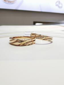 Wholesale Wavy Twill Diamonds Women11.5 18k Rose Gold Wedding Ring from china suppliers