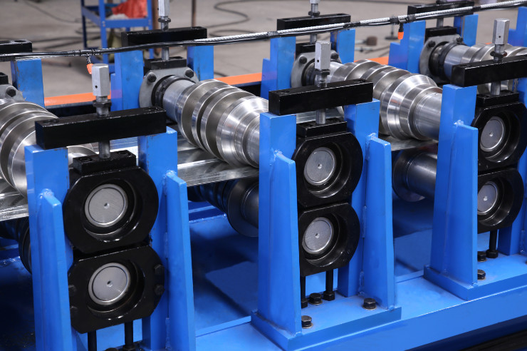 Servo Motor Drive Metal Stud And Track Roll Forming Machine To Storage Shelf Rack Column