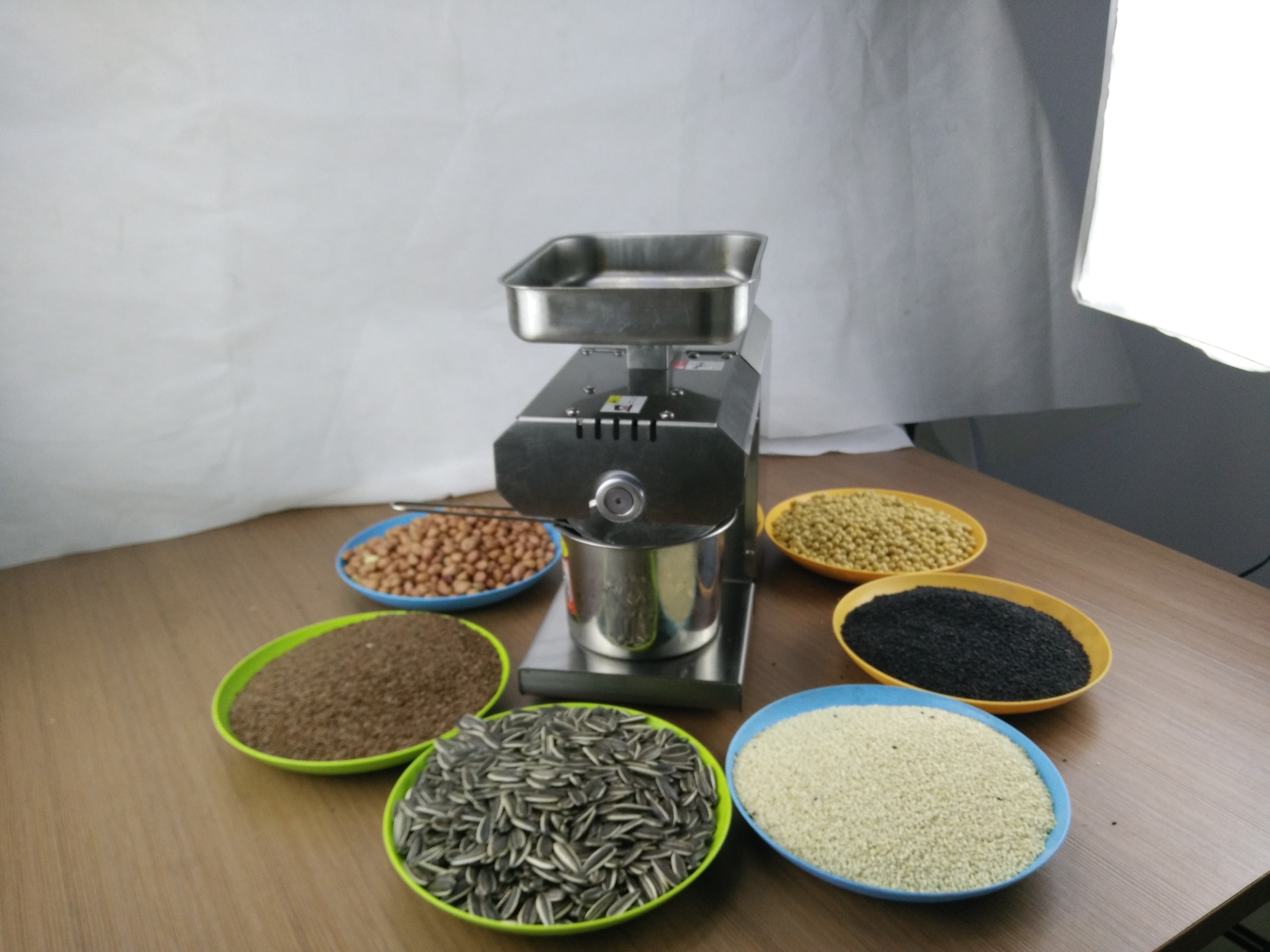 Stainless Steel Mini Oil Making Machine , High Pressure Groundnut Oil Production Machine