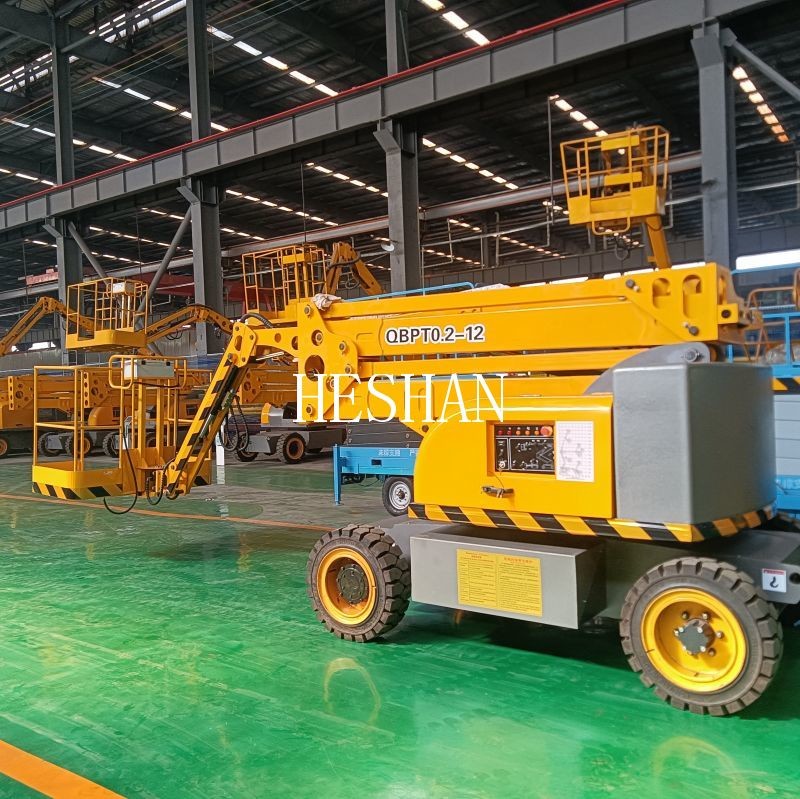 Small Spider Articulated Boom Lift Equipment Cherry Picker Boom Lift 230kg