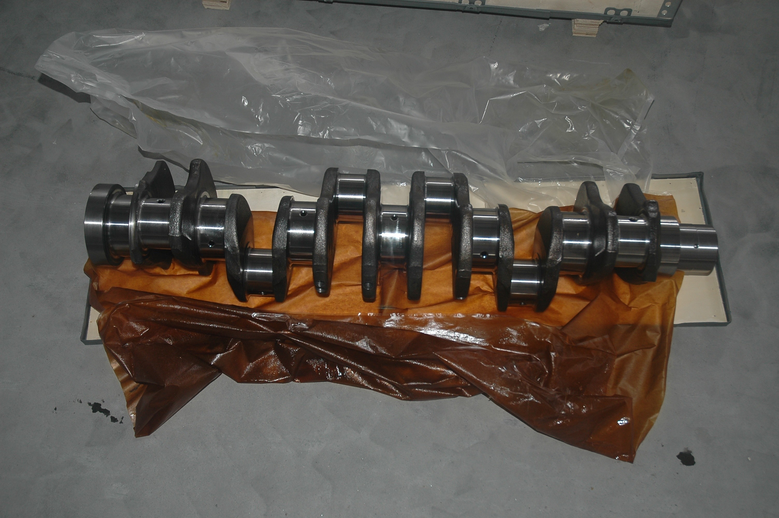 Forged Engine Crankshaft 4ZA1 Cast Iron Engine Parts OEM 8-94136-164-0 / 8-94146-320-2