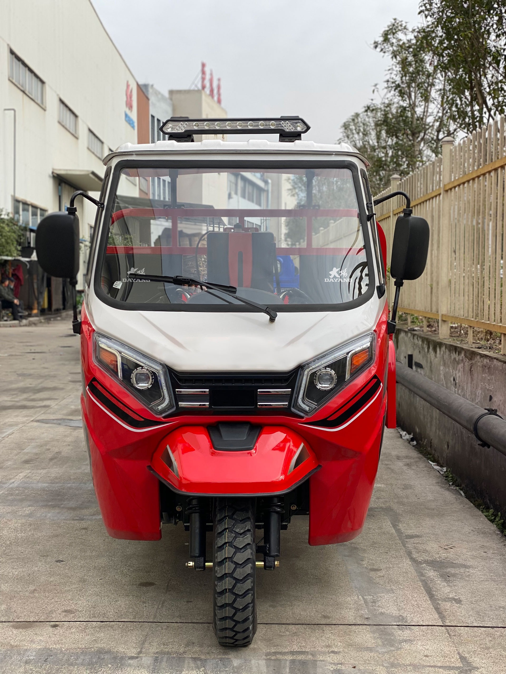1200kg Loading Capacity 150cc Cargo Tricycle for Hong Kong Market Distribution