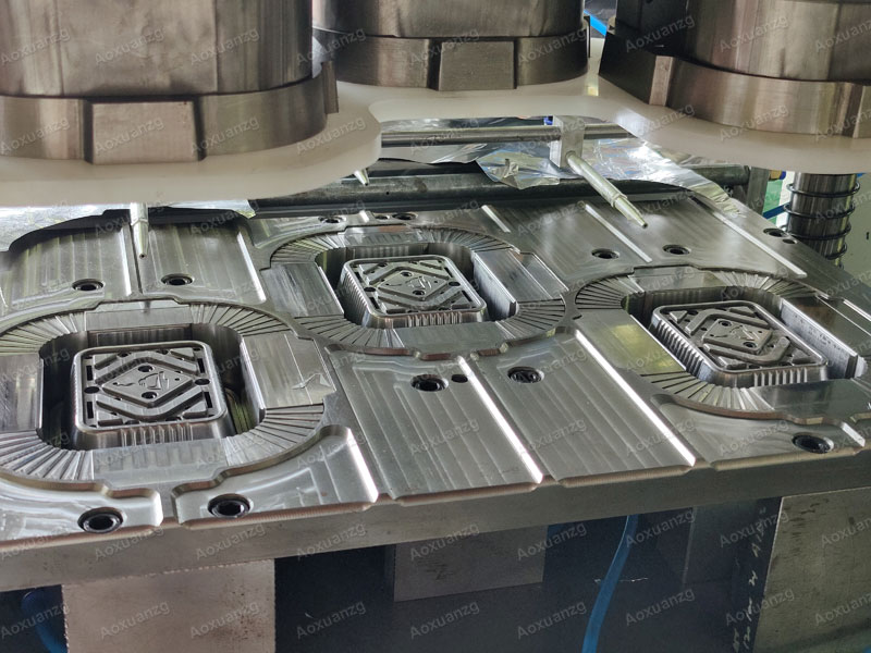 High Speed 63T Aluminum Automatic Foil Food Box Production Line 250ml 2 cavitys punching machine