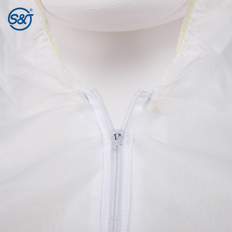 Disposable PP Coverall Single Layer Nonwoven Full Coverage Moderate Protection Low Cost Front Zipper with Hood