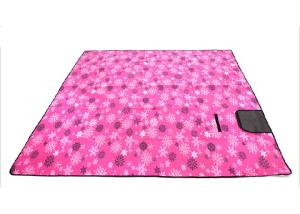 Wholesale Family Outdoor Picnic Accessories Padded Fleece Picnic Blanket With Waterproof Backing from china suppliers