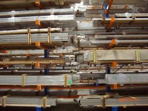 Wholesale Irregular Cargo Stock Cantilever Storage Racks from china suppliers