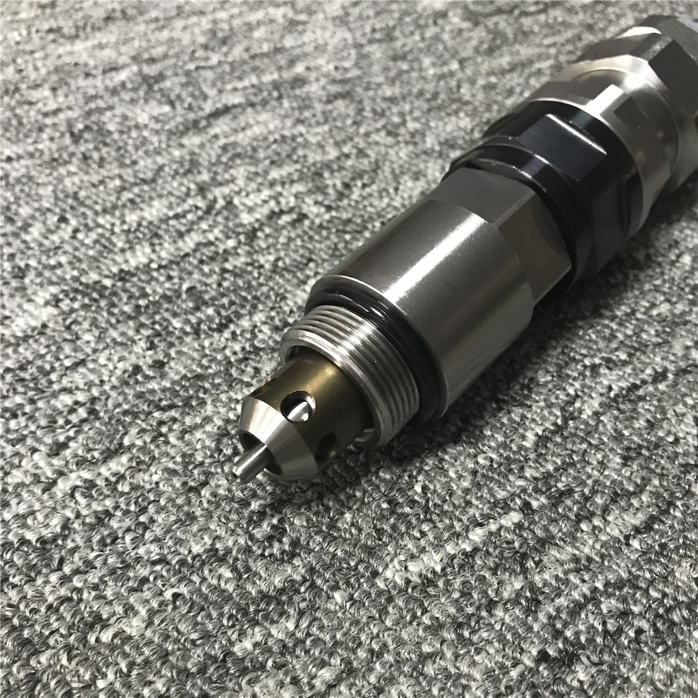 Tubing Excavator Hydraulic Valve Main Control Valve For Komatsu PC200-6