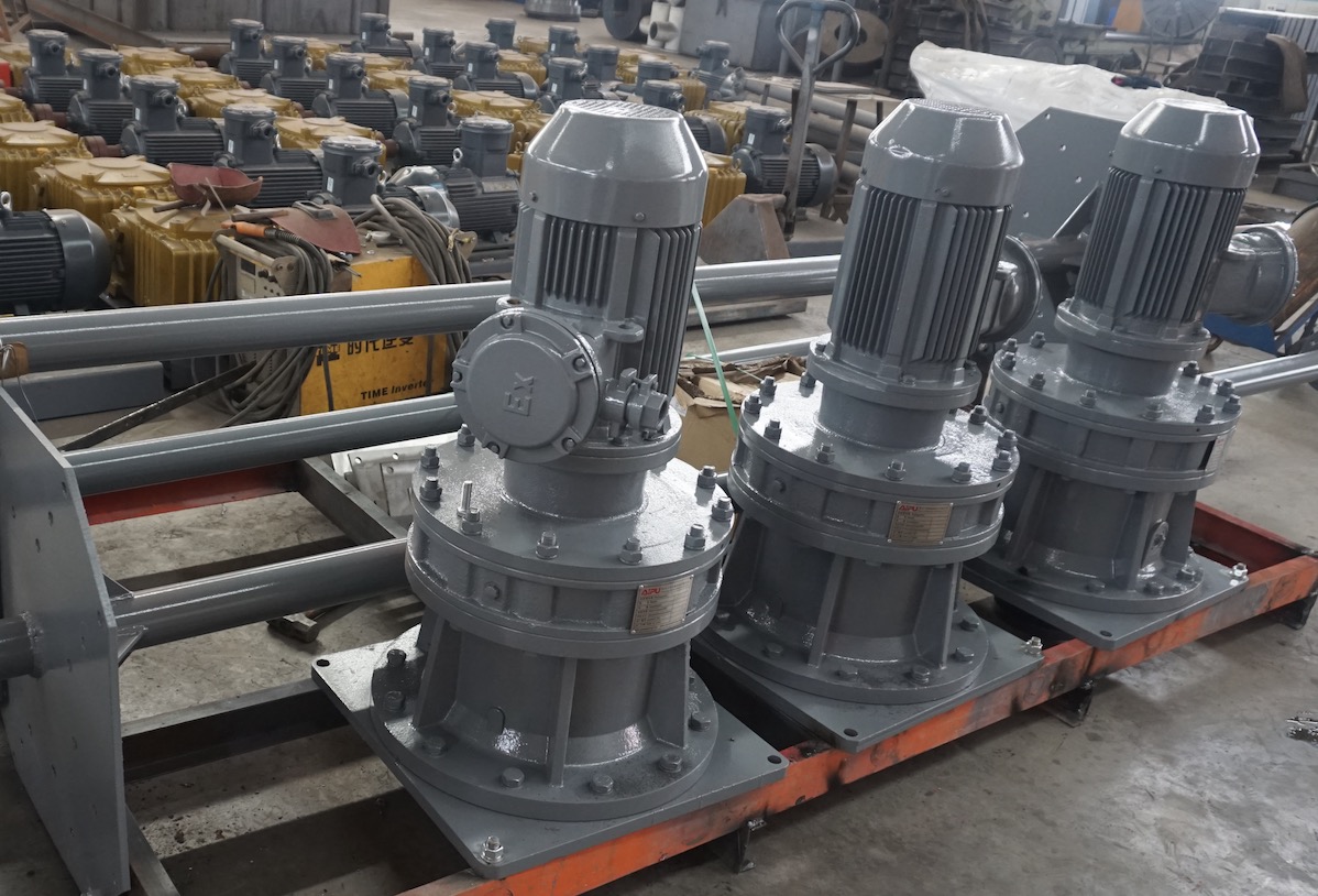 APMA Vertical mud agitators for drilling fluids system