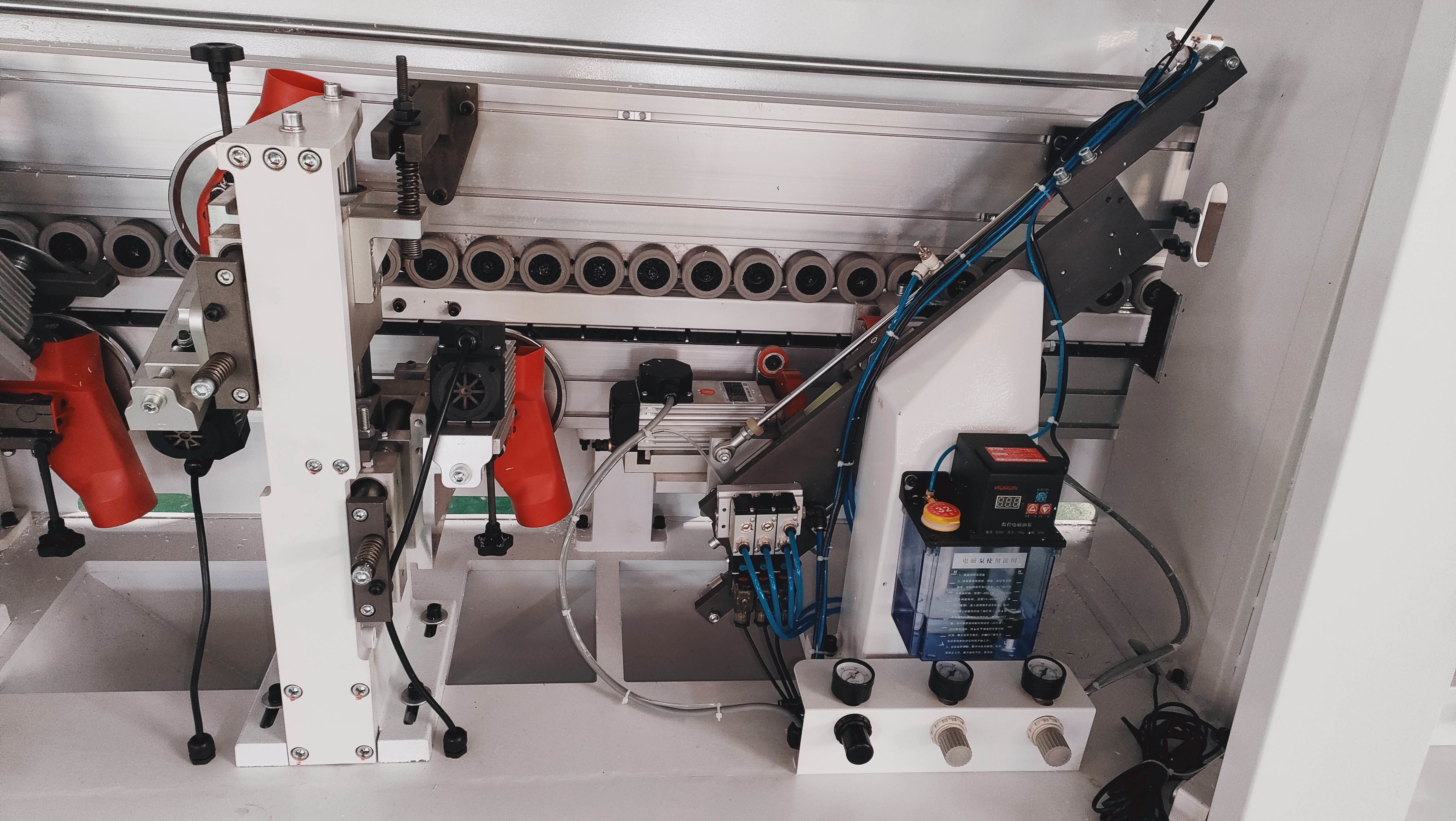 KDT structure Wood Edge Banding Machine with Pre-milling function KC4108