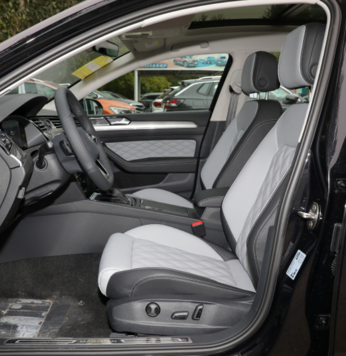 Volkswagen Magotan 2023 2 Million Commemorative Edition 330TSI DSG Leading Model Medium Car