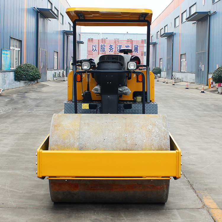 Road Construction Tools 55KN Exciting Force EPA Engine Road Rollers for Compact Areas