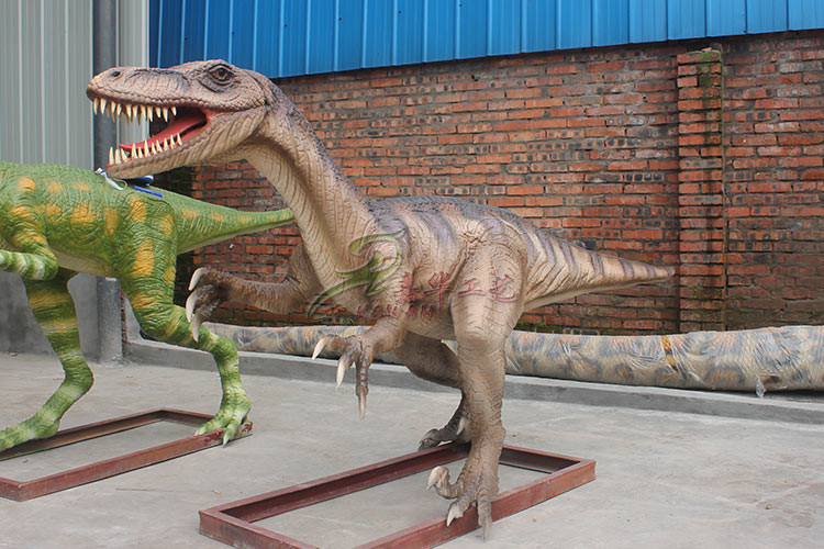 Silicone Rubber Life Size Velociraptor High Durability For Kids Playground