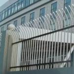 Restaurants Tubular Steel Fence Bent Metal Fence All Season ISO9001