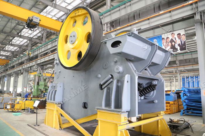 Mining Crushing Machine Smoothly Running Low Failure Rate For Fine Crushing