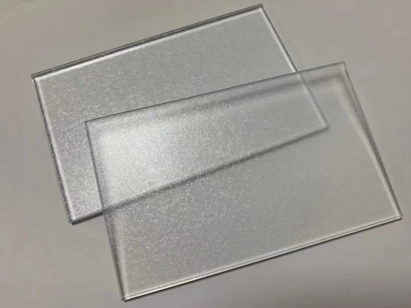 Acid Etched Frost Tempered Glass White Jade Kylin For Decoration