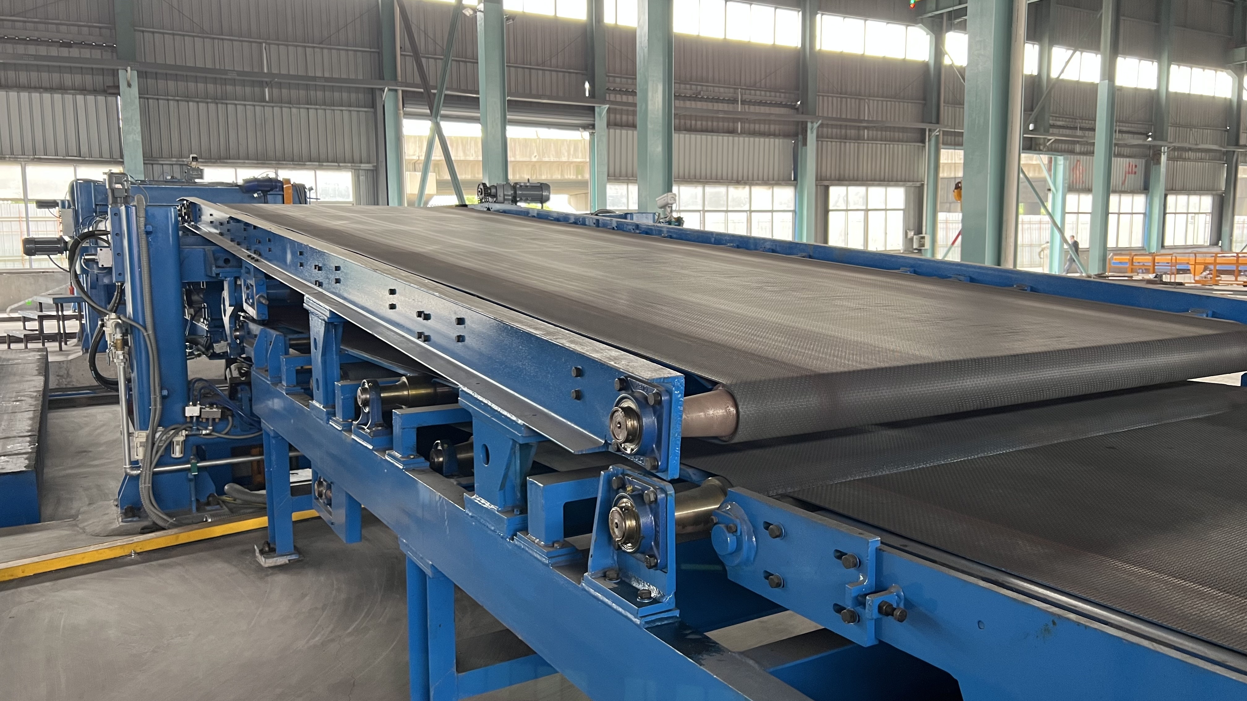 Metal Straightening and Cross Cutting Machine with Video Outgoing-Inspection Feature