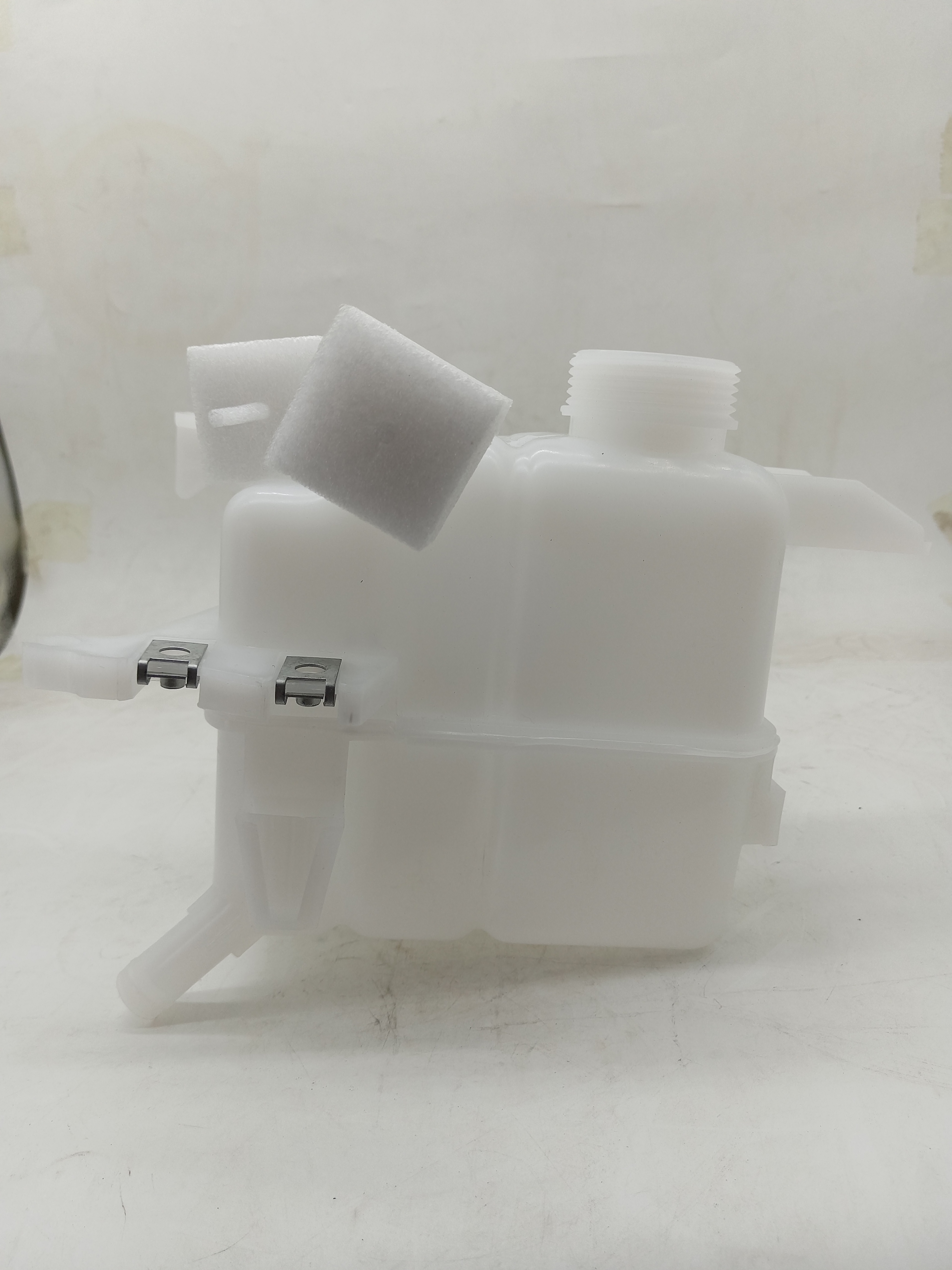 Auto Parts Gasket Cylinder Head Expansion Tank OEM 96837836 for Chevrolet Captiva 2006-2010 Guaranteed Performance