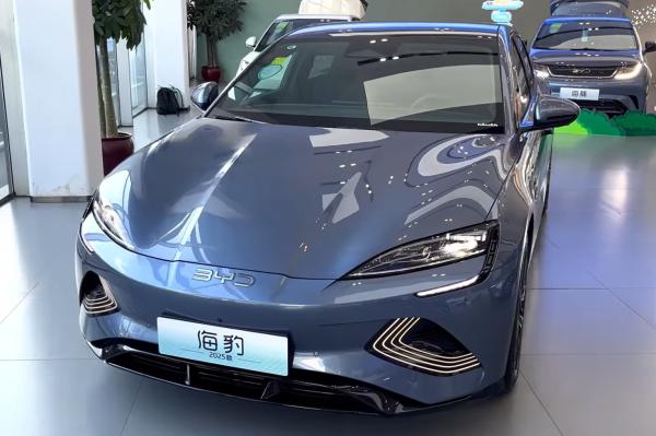 2025 BYD Seal Full Electric Sedan 510KM 650KM 600KM Four Wheel Drive Luxury BYD