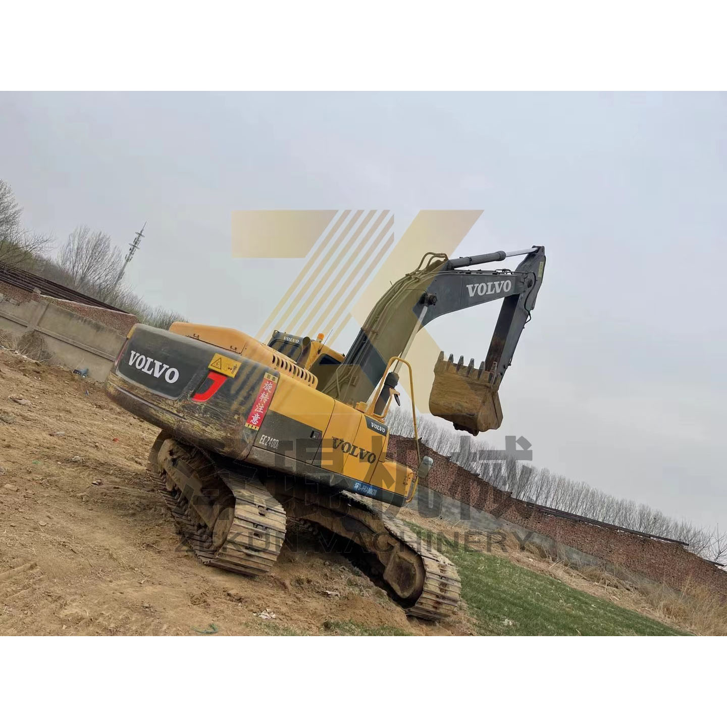 2019 Volvo EC240 240 Crawler Excavator Digger 130 KW in Good Condition