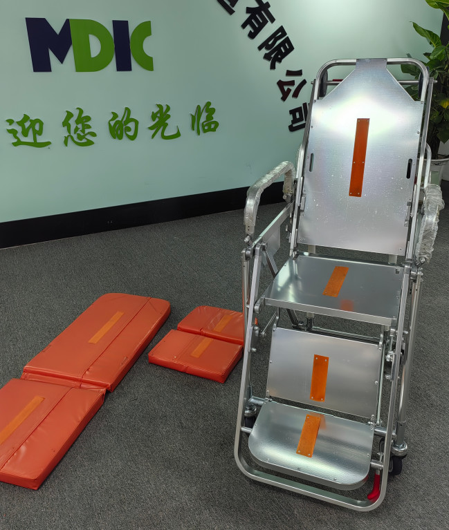 Aluminium Alloy Chair Type Ambulance Stretcher With Adjustable Back For Emergency Rescue And Rescue In Limited Space