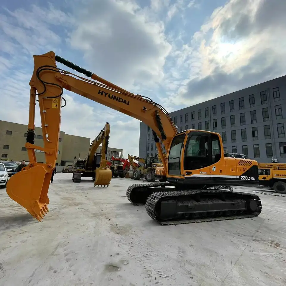 22 ton Used Hyundai Excavator 220LC 220 305LC 1.6m3 Bucket Capacity Korea Part Machine