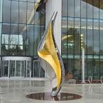 Mirror Polished Stainless Steel Sculpture / Modern Metal Sculpture With Center