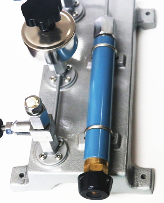 Pressure gauge validator