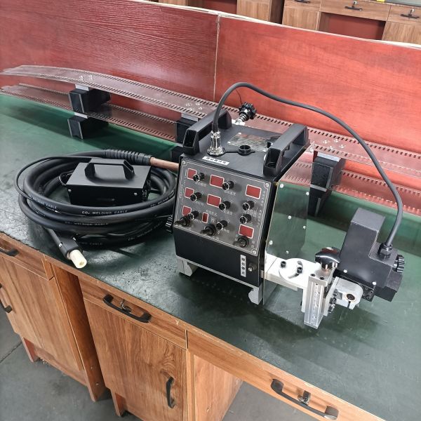 User-Friendly Multi Functional Seam Welding Machine with Magnetic Flexible Rail and Straight Rail