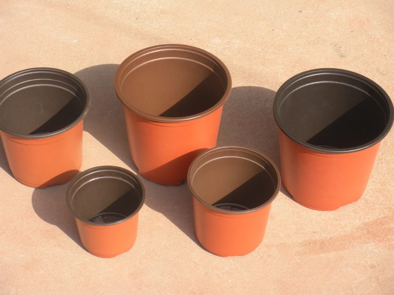 10cm Top Dia Brown Polypropylene Plant Pots UV Stabilized HDPE