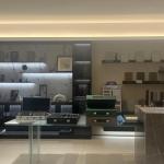 Trophy Glass Showcase Display Hand Cosmetics Store Glass Display Case
