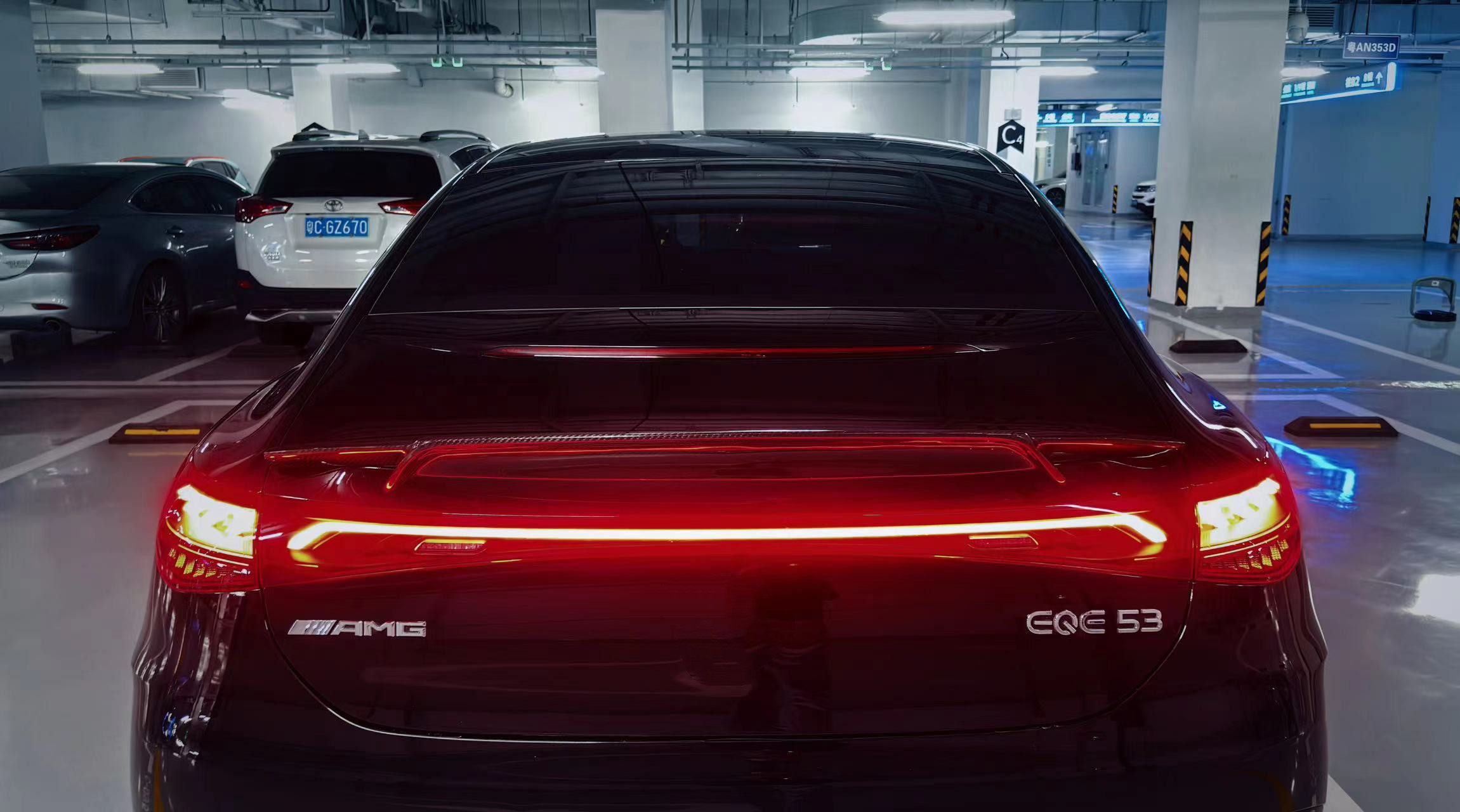 For Mercedes-Benz EQE Carbon Fiber Spoiler EQE Upgrades the BS-style Carbon Fiber Spoiler Tail Wing