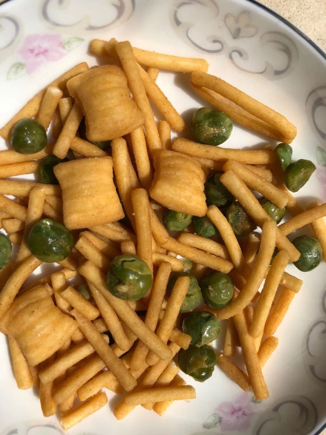 Nitrogen Pillow Bag Packing Crispy Rice Cracker Mix With Green Peas