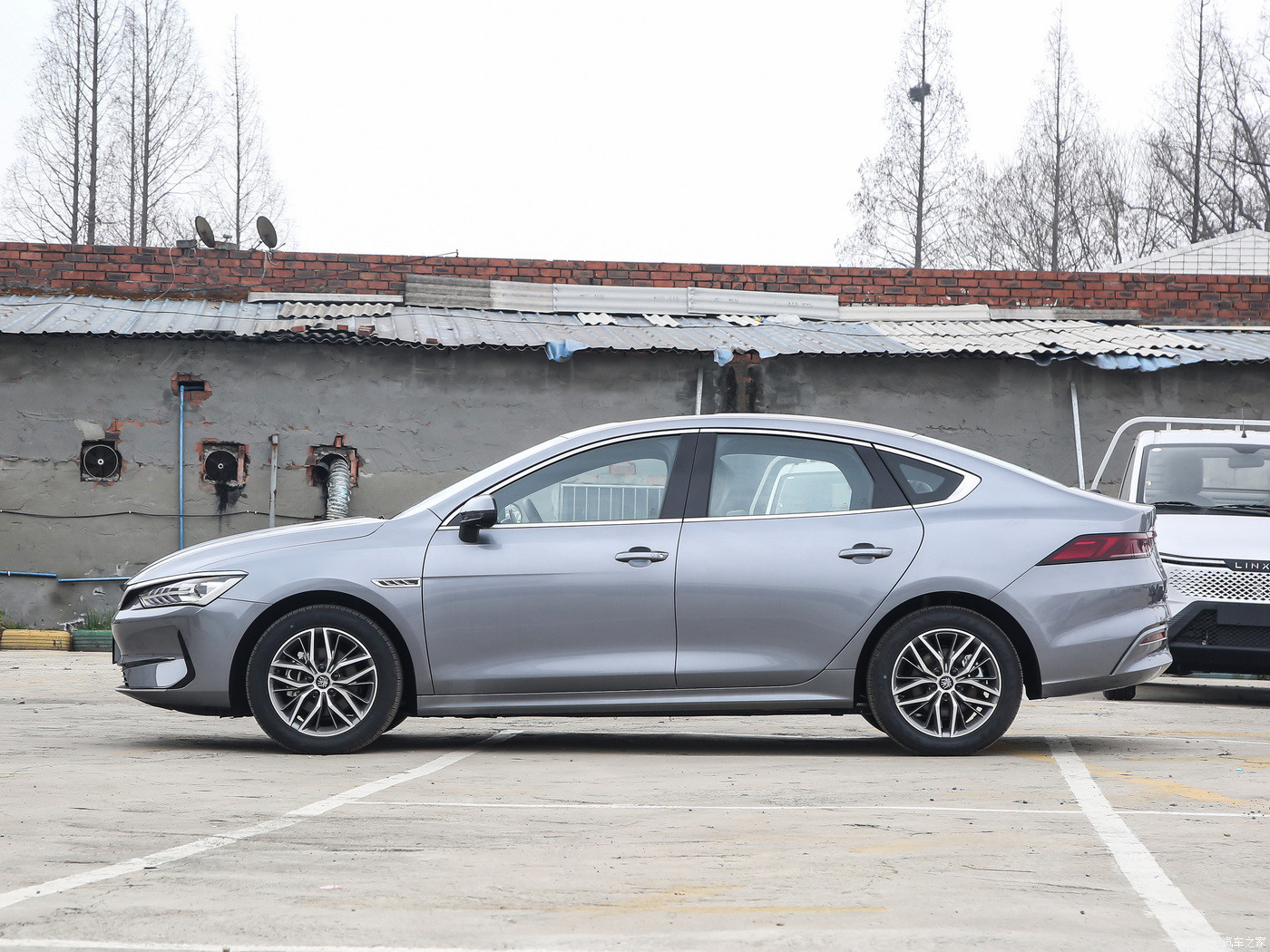 2024 BYD Qin PLUS EV Household Luxury Electric Vehicle With A Driving Range Of 420km