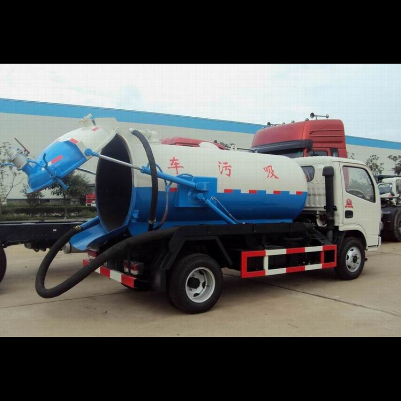 8000L vacuum suction truck with vacuum suction and reverse discharge capability