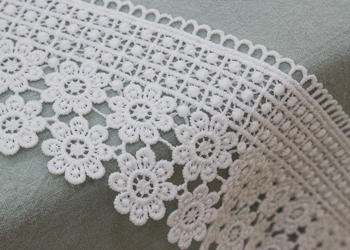 Water Soluble Daisy Venice Guipure Lace Trim , Embellishment Wedding Lace Border