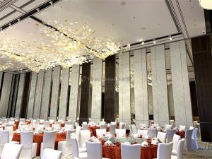 Wholesale Easy To Install Banquet Hall Partition Walls 85mm Or 100mm from china suppliers