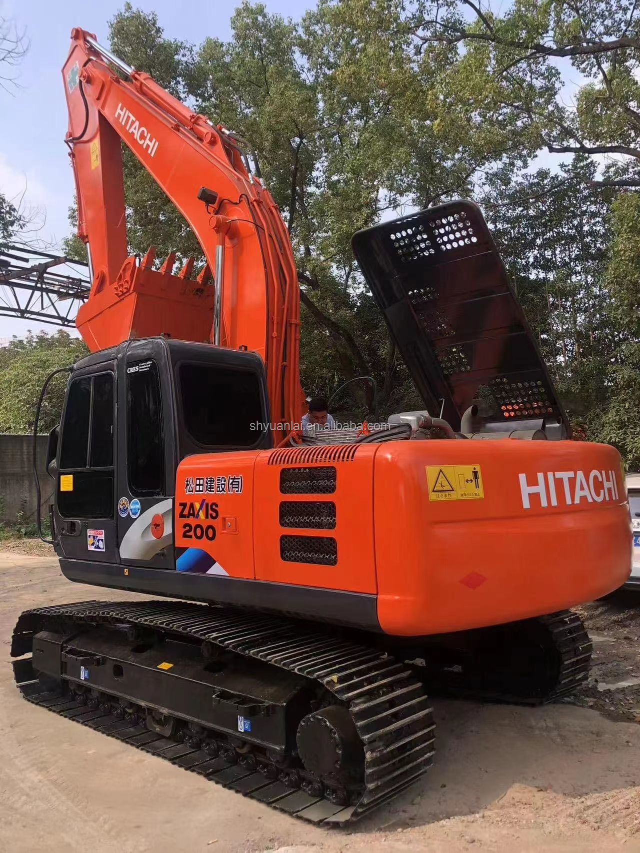 ISUZU Engine and Original Hydraulic Valve Excavator EX200 for Your Requirements