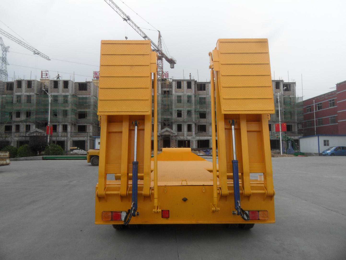 2 Axle 28 Tons Lowbed Lowboy Truck Trailer Semi Trailer for Heavy Equipment Transport