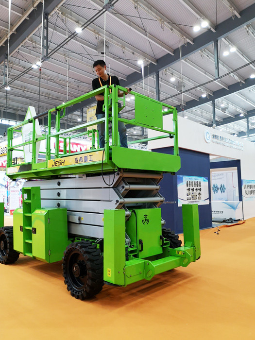 Diesel Rough Terrain 20m Scissor Lift Platform with load capacity 1000kg
