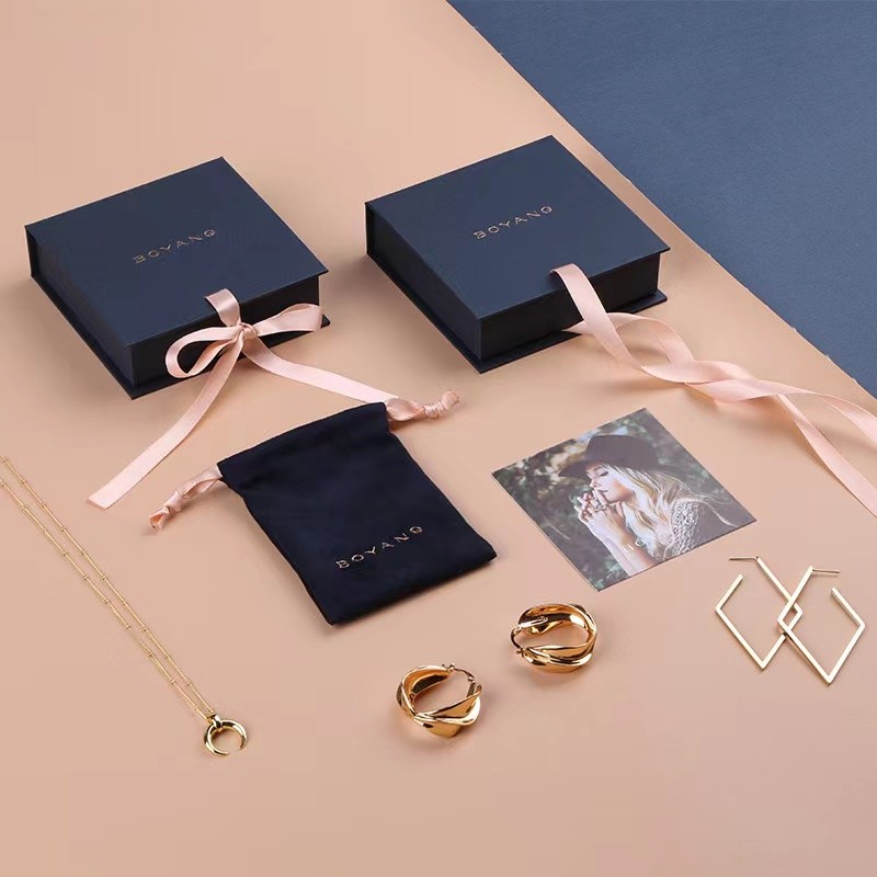 ODM Bracelet Necklace Box Jewelry Packaging Pouch Flip Top Magnetic Jewelry Gift Boxes