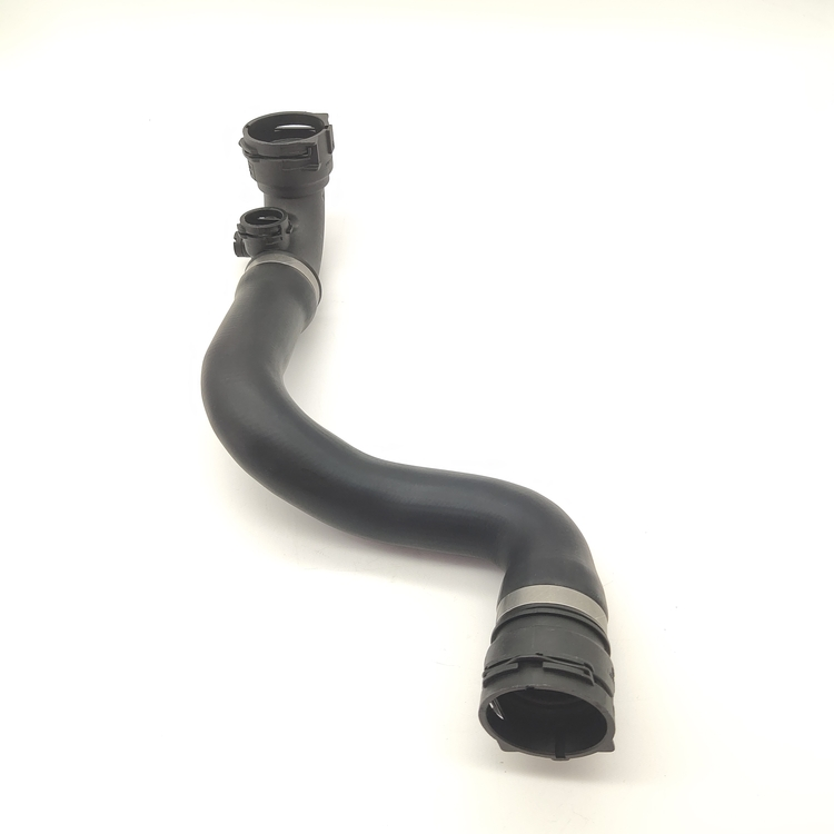 Black Rubber Hose for BMW X5.E53/3.0 11537500733 Engine Water Tank OE NO. 11 53 7 500 733