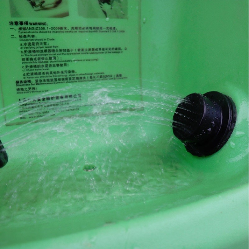 Bright green Emergency 15 minutes portable eye wash/ laboratory eye wash, 60L portable eyewash station