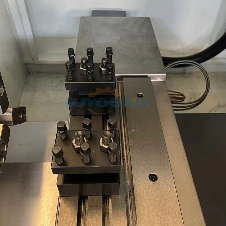 Metal Processing CNC Lathe Machine Ck0660 Gang Type Tool Holder Hydraulic Chuck Collect