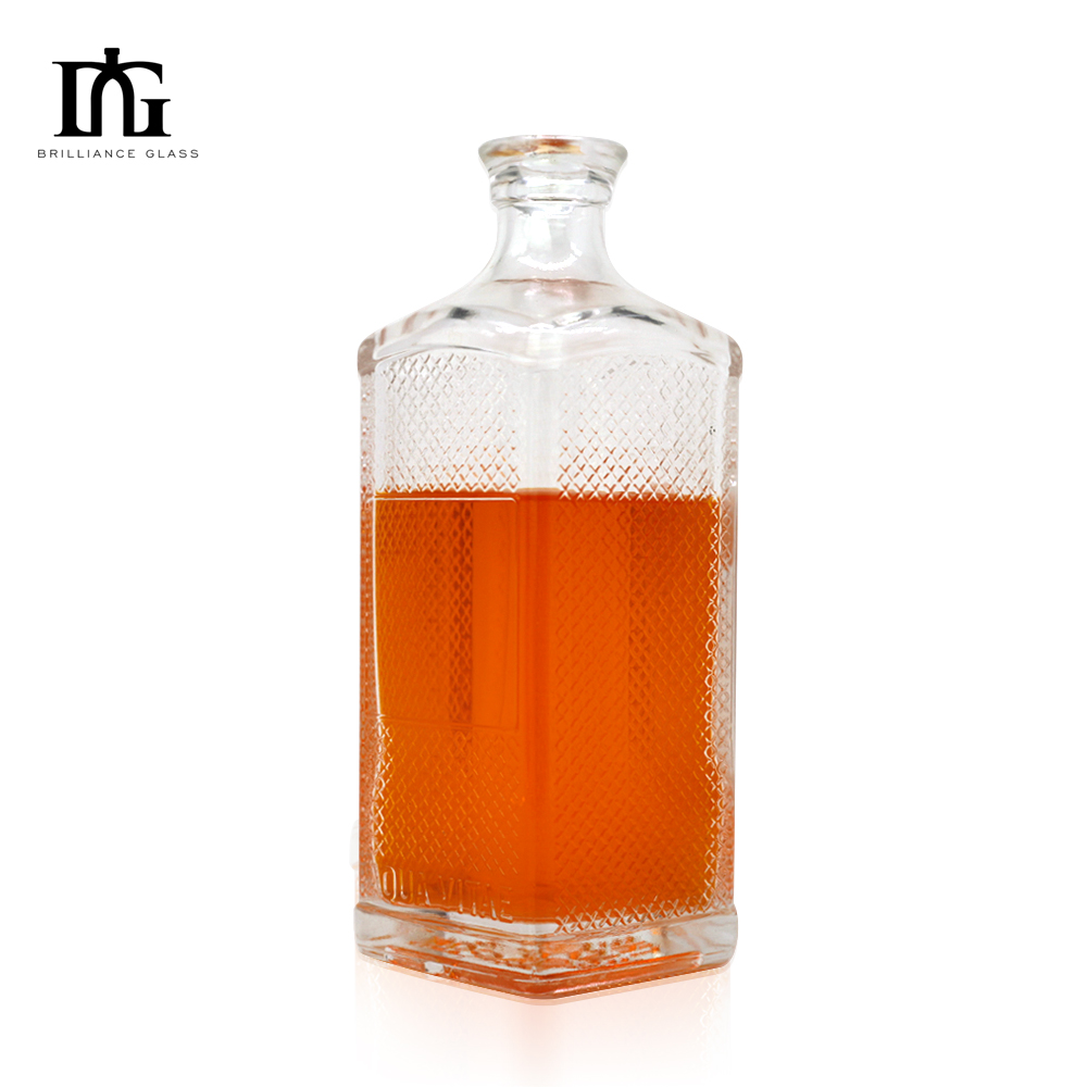 Customized 700ml Beverage Glass Bottle With Cork Top for Engraving and Electroplating