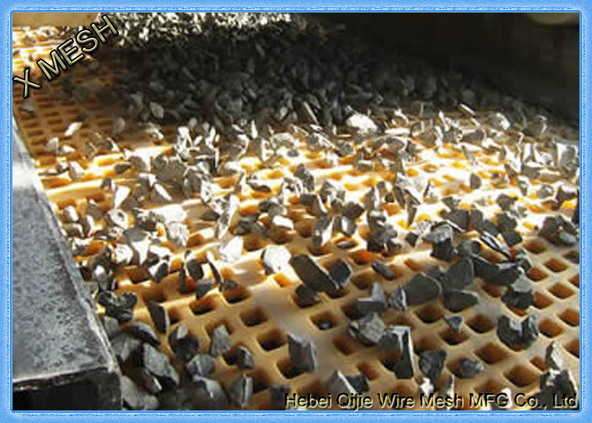Polyurethane vibrating screen mesh has high tensile strength to separate stones in the quarry industries.