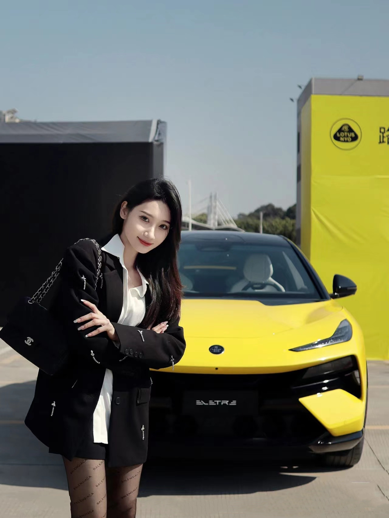 Lotus Eletre R 15.1" LCD Meter Adult Electric Vehicle with 15 Speakers 11 Exterior Cameras and AR-HUD Charging Pile