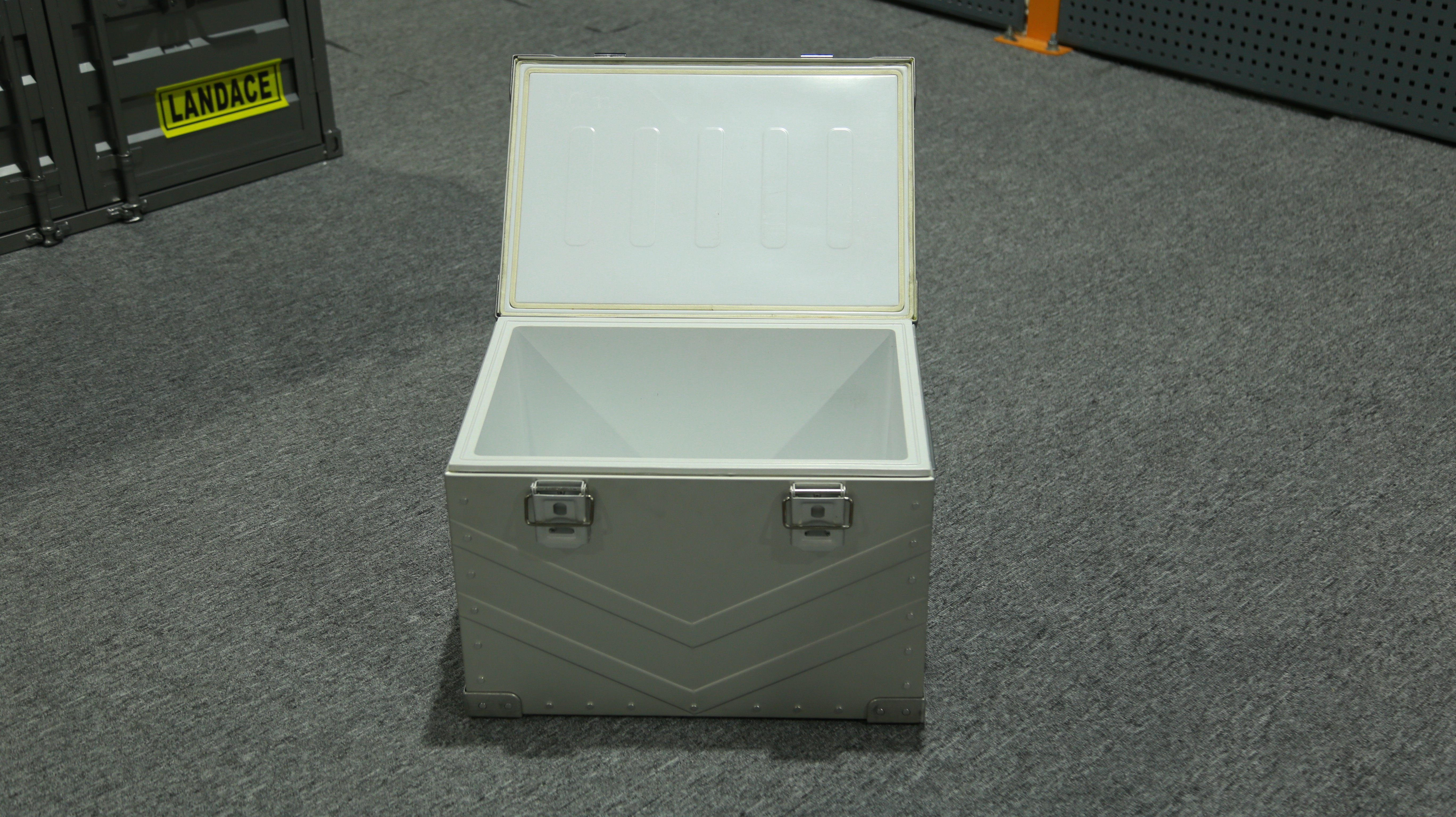 Homful Glamping Outdoor Camping Aluminum Alloy Insulated Waterproof Storage Box for Hiking