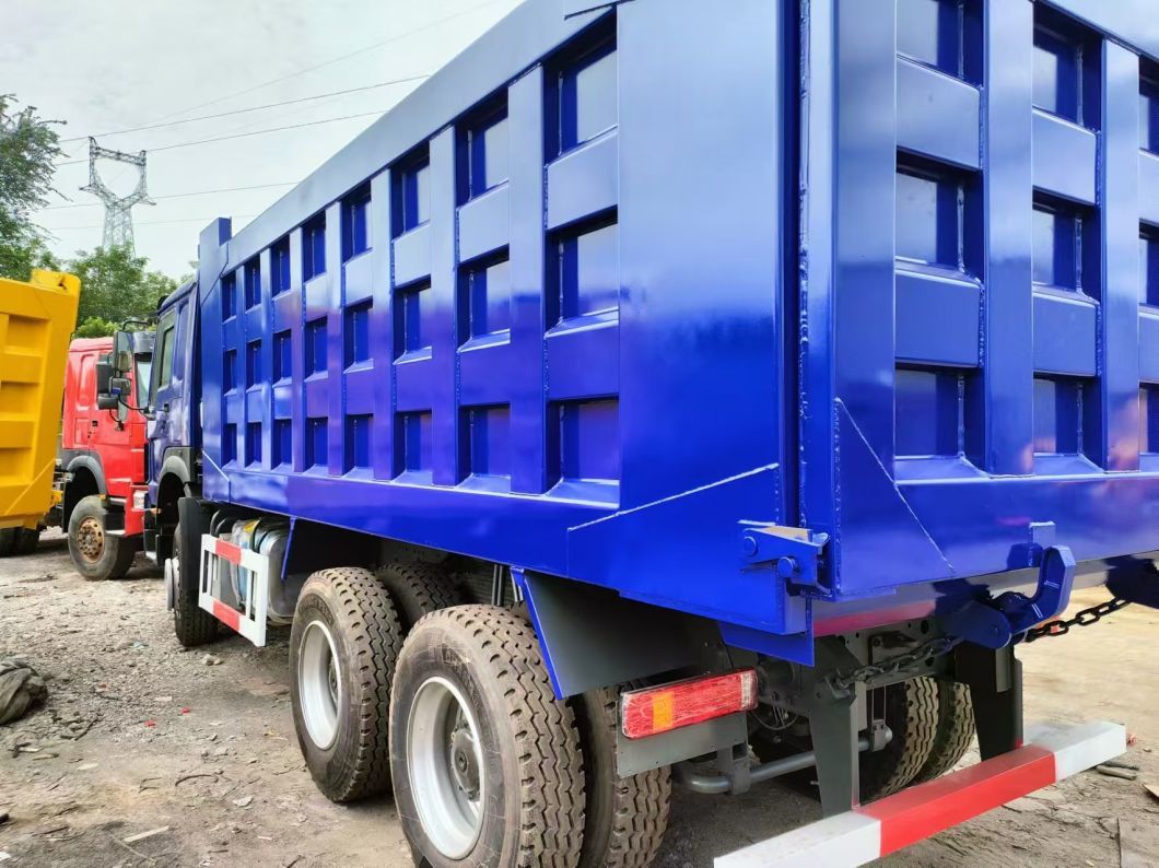 Dump Truck with Diesel Engine Sinotruck HOWO 6*4 Heavy Truck Right-Hand Drive