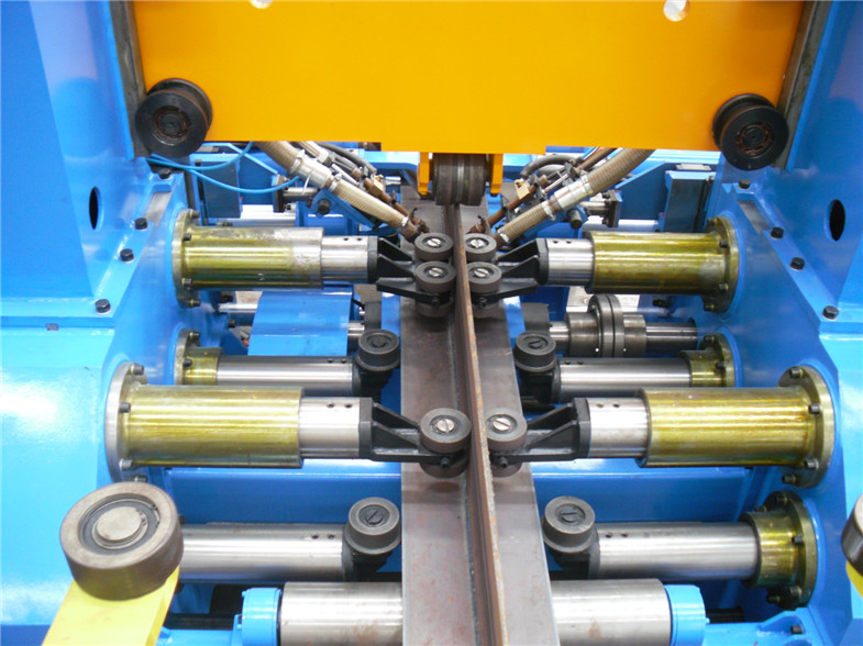 PHJ15 Combined H Beam Production Line 3 In 1 Assemblying SAW Welding Straightening Machine