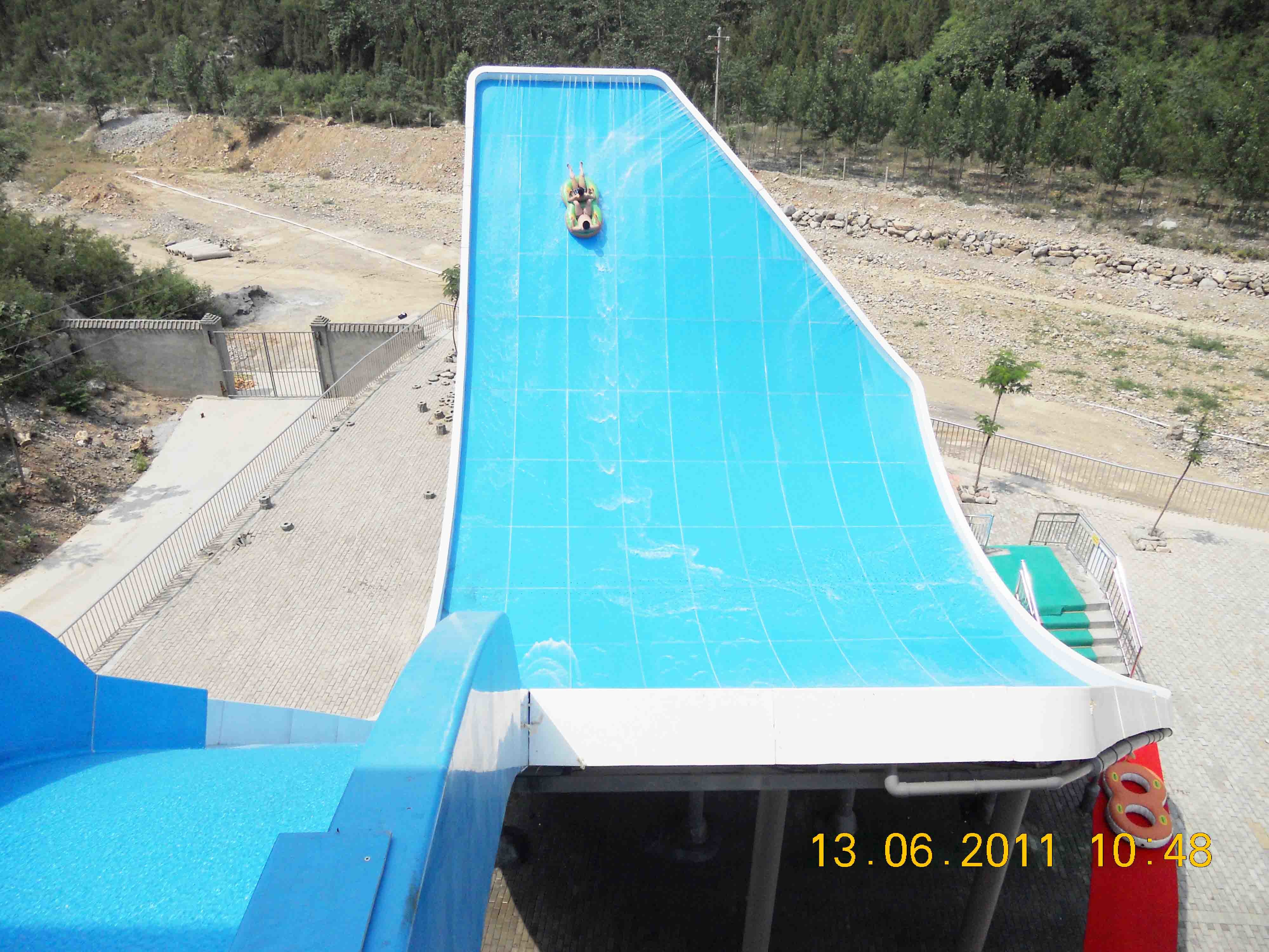 High Speed Fiberglass Water Slides Galvanized Carbon Steel Supporting